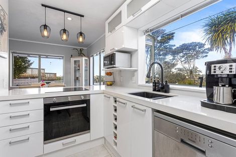 Photo of property in 3/102a Manuka Road, Bayview, Auckland, 0629