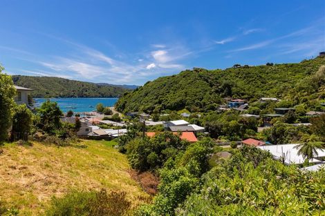 Photo of property in 15 Amelia Crescent, Waikawa, Picton, 7220
