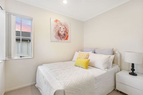 Photo of property in 16 Coachman Drive, Flat Bush, Auckland, 2016
