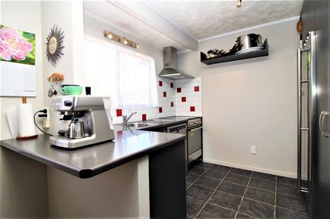 Photo of property in 17 Garelja Road, Henderson, Auckland, 0612