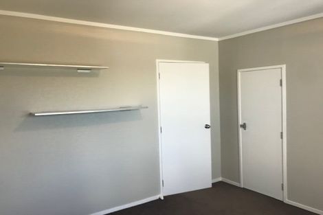 Photo of property in 2 Stallard Place, Glen Eden, Auckland, 0602