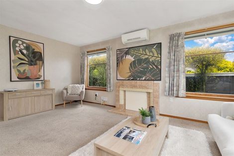 Photo of property in 8 Manor Place, Bryndwr, Christchurch, 8053