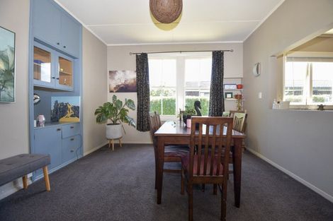 Photo of property in 6 Davy Street, Carterton, 5713
