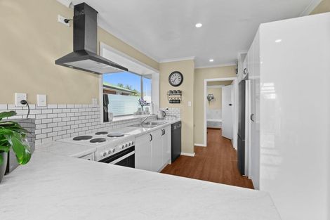 Photo of property in 13 Kathleen Crescent, Hornby, Christchurch, 8042