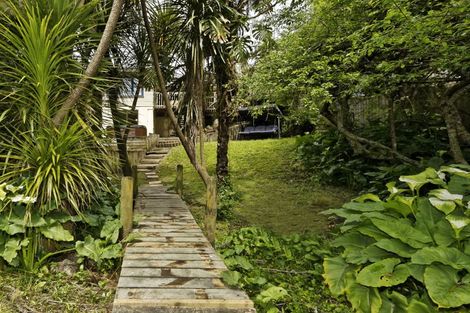 Photo of property in 17 Golf Road, New Lynn, Auckland, 0600