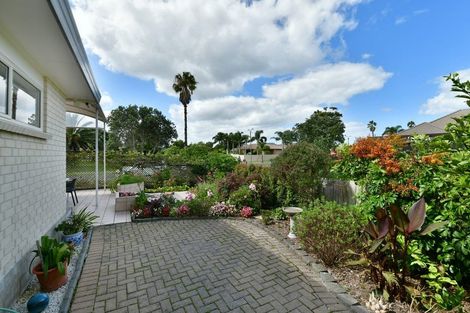 Photo of property in 188 Lakeside Drive, Orewa, 0931