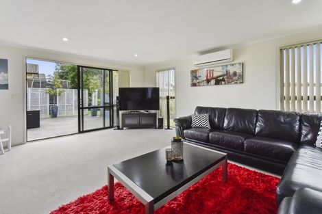 Photo of property in 6 Mcgowan Rise, Tuakau, 2121