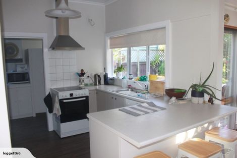 Photo of property in 151 Holly Road, St Albans, Christchurch, 8014