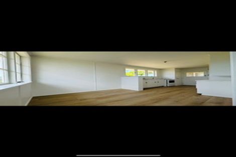 Photo of property in 28 Waione Avenue, Te Atatu Peninsula, Auckland, 0610