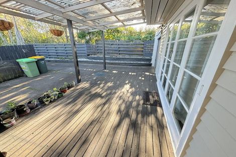 Photo of property in 51 Rua Road, Glen Eden, Auckland, 0602