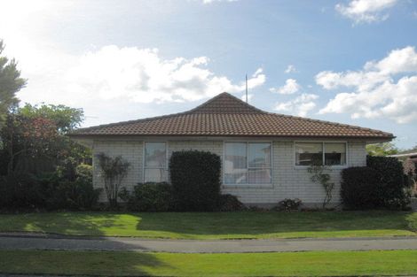 Photo of property in 2/8 Camrose Place, Ilam, Christchurch, 8041