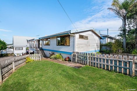 Photo of property in 2/252 Glenvar Road, Torbay, Auckland, 0630
