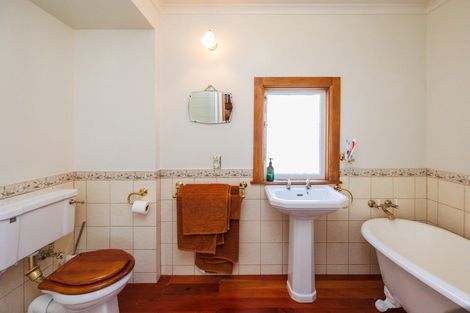 Photo of property in 70 Heretaunga Street, Palmerston North, 4414