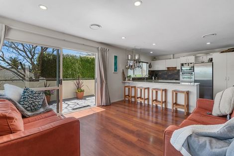 Photo of property in 6 Stephanie Close, Glenfield, Auckland, 0629