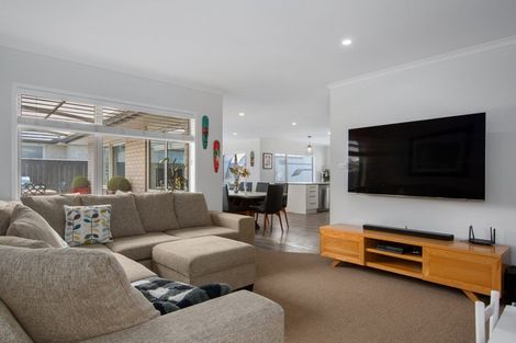 Photo of property in 14 Kamahi Crescent, Papamoa Beach, Papamoa, 3118