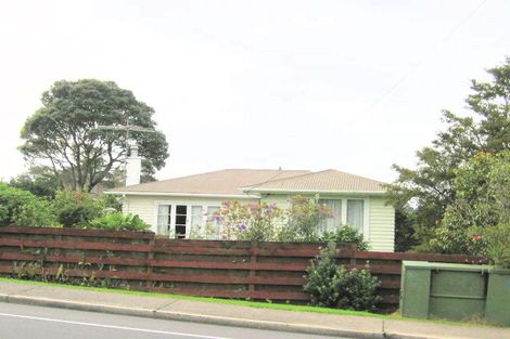 Photo of property in 28 Red Beach Road, Red Beach, 0932