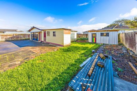 Photo of property in 17 Moncrieff Avenue, Clendon Park, Auckland, 2103