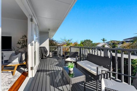 Photo of property in 1/15 Stanley Avenue, Milford, Auckland, 0620