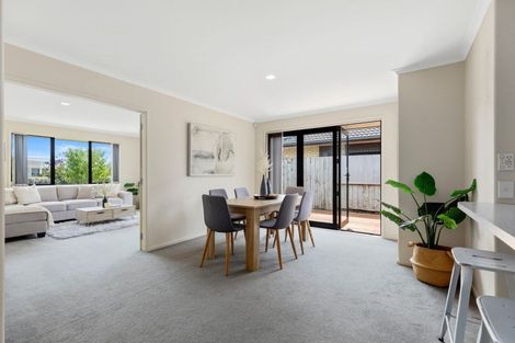 Photo of property in 35 Golden Sands Drive, Papamoa Beach, Papamoa, 3118
