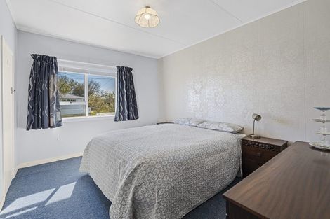 Photo of property in 2 Turakina Street, Merrilands, New Plymouth, 4312