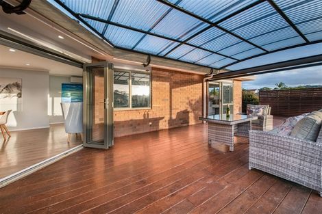 Photo of property in 17 Fleetwood Drive, Henderson, Auckland, 0612