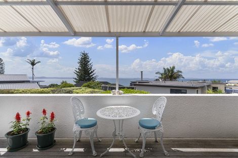Photo of property in 4 Pacific Parade, Army Bay, Whangaparaoa, 0930