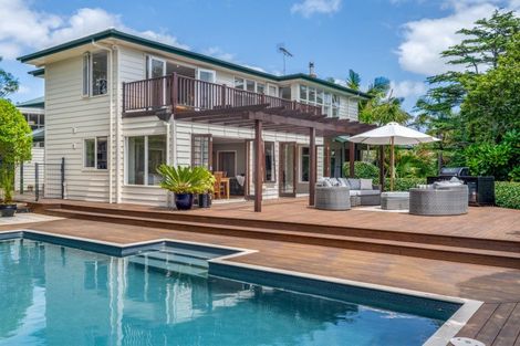 Photo of property in 188 Mellons Bay Road, Mellons Bay, Auckland, 2014