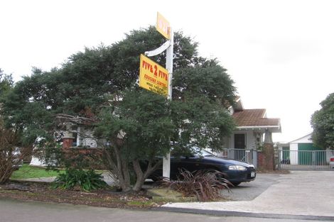 Photo of property in 523 Featherston Street, Roslyn, Palmerston North, 4414