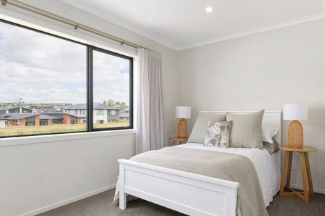 Photo of property in 17 Kakariki Lane, Rototuna North, 3210