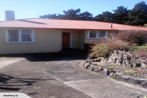 Photo of property in 17 Hereford Street, Cannons Creek, Porirua, 5024