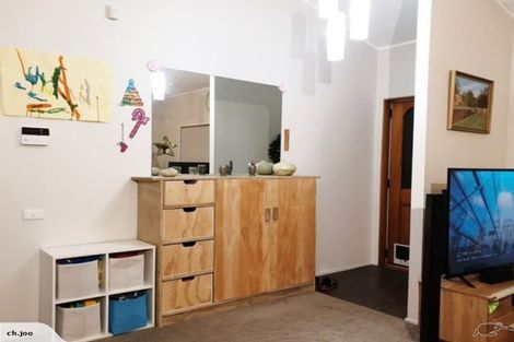 Photo of property in 2/29 Seine Road, Forrest Hill, Auckland, 0620