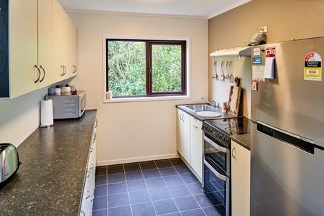 Photo of property in 15a Ruskin Road, Newlands, Wellington, 6037