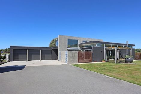 Photo of property in 141 Awamoa Road, Holmes Hill, Oamaru, 9401