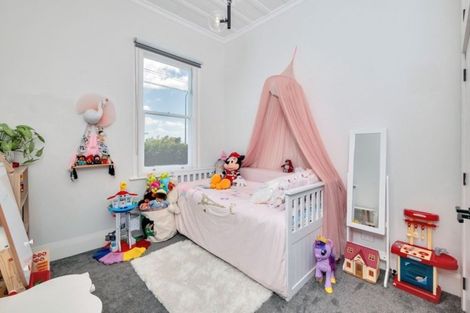 Photo of property in 1/80 Birkenhead Avenue, Birkenhead, Auckland, 0626