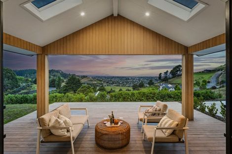 Photo of property in 4 Te Roera Drive, Taradale, Napier, 4112