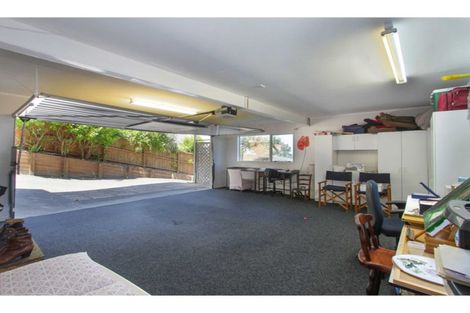 Photo of property in 272 Glamorgan Drive, Northcross, Auckland, 0630