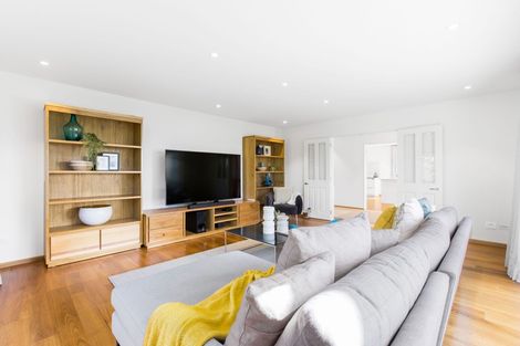 Photo of property in 86 Kitchener Road, Milford, Auckland, 0620