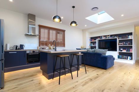 Photo of property in 319 Hardy Street, Nelson, 7010