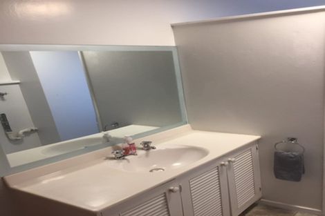 Photo of property in 218u2 Onepu Road, Lyall Bay, Wellington, 6022