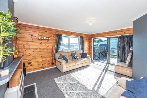 Photo of property in 21 Manuka Street, Castlecliff, Whanganui, 4501