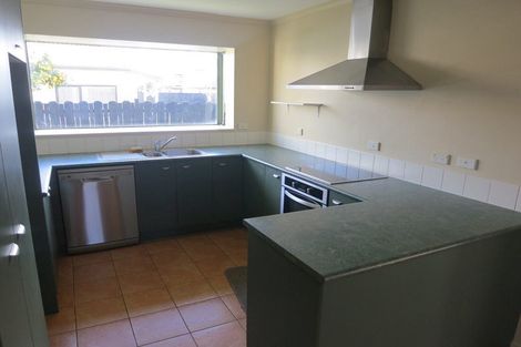 Photo of property in 70b Manuroa Road, Takanini, 2112