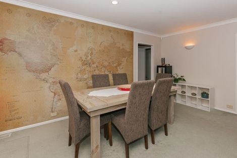 Photo of property in 8a Williams Terrace, Fitzherbert, Palmerston North, 4410