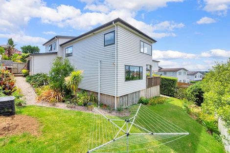 Photo of property in 14 Platinum Rise, Ranui, Auckland, 0612