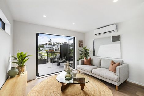Photo of property in 4/4 Limestone Drive, Hobsonville, Auckland, 0616