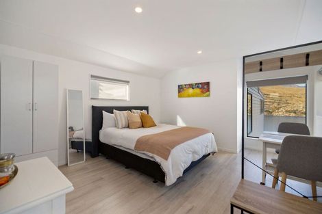 Photo of property in 22 Golden Terrace, Queenstown, 9300