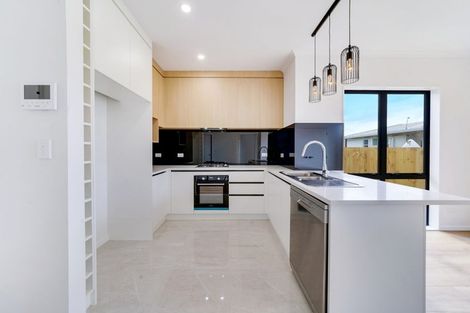 Photo of property in 180 Clevedon Road, Papakura, 2110