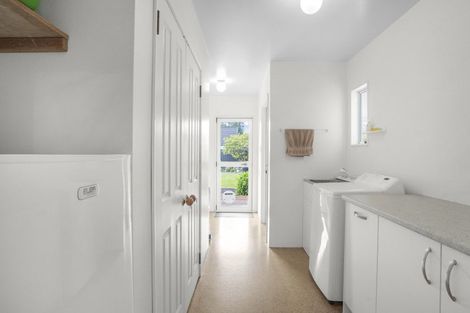 Photo of property in 15 Wood Street, Greytown, 5712