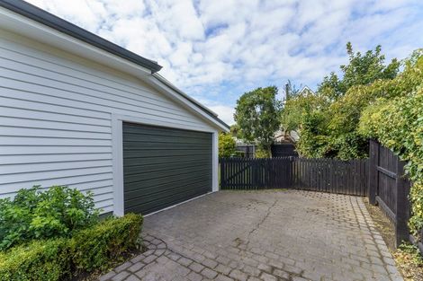 Photo of property in 11 Verran Place, Fendalton, Christchurch, 8052