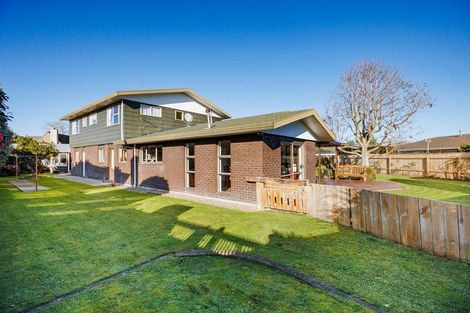 Photo of property in 4 Gainsborough Grove, Highbury, Palmerston North, 4412