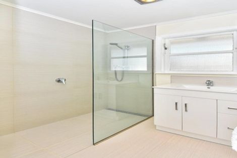 Photo of property in 16 Buller Crescent, Manurewa, Auckland, 2102